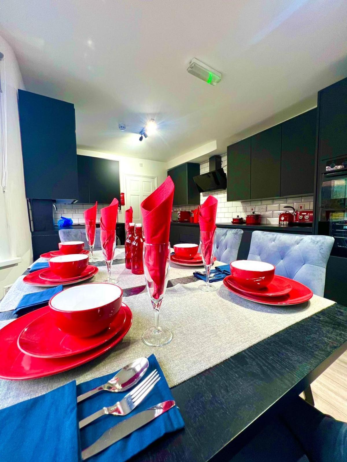Вилла Stratford City - Luxe House With Garden Лондон Экстерьер фото
