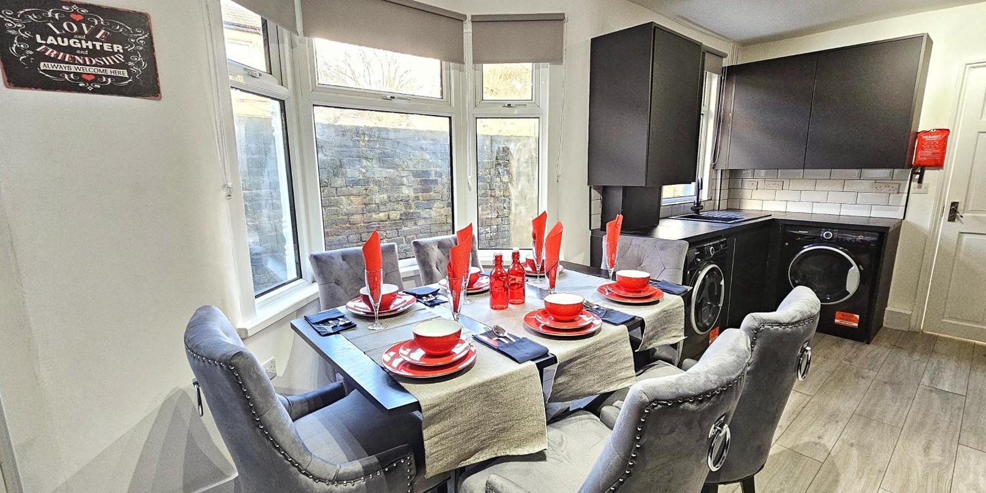 Вилла Stratford City - Luxe House With Garden Лондон Экстерьер фото